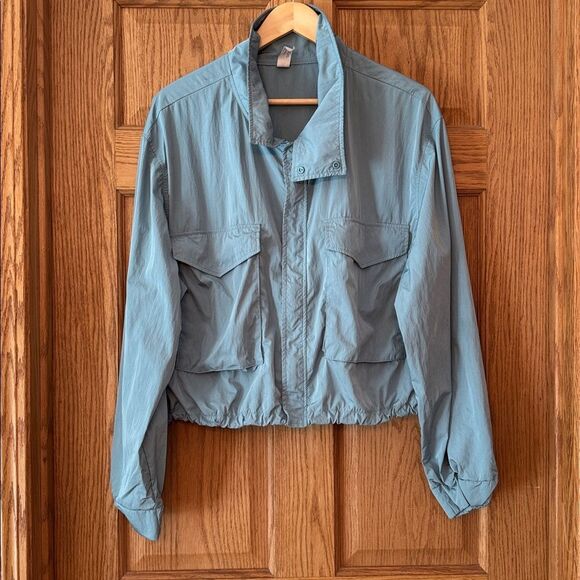 YOGALICIOUS Radiant Commuter Windbreaker - Picture 9 of 9